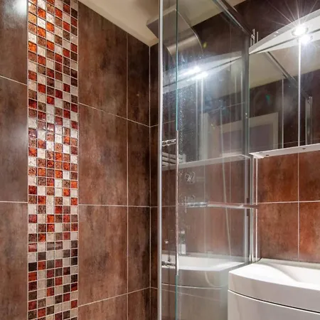 Spacious 1 Bedroom In Daire *