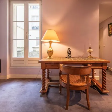 Spacious 1 Bedroom In * Parigi