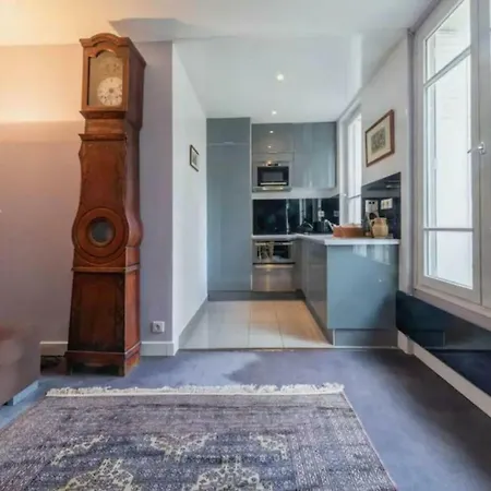 Spacious 1 Bedroom In París