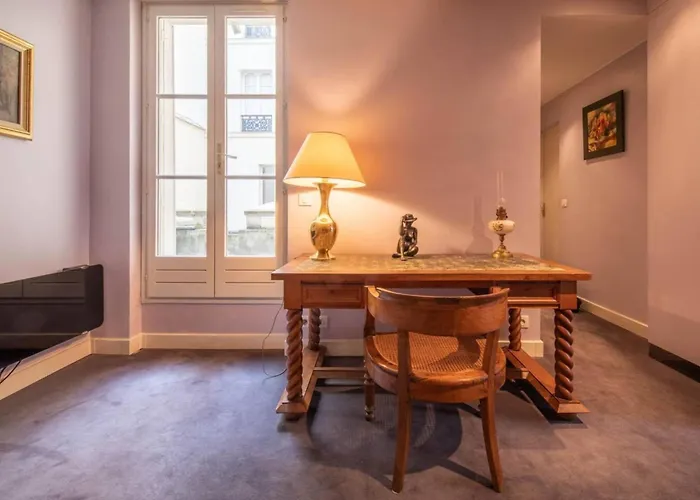 Spacious 1 Bedroom In * Paris