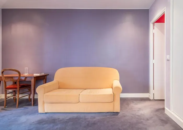 Spacious 1 Bedroom In Apartment